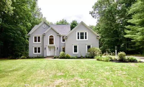 7 Surrey Ln, Wilbraham, MA 01095