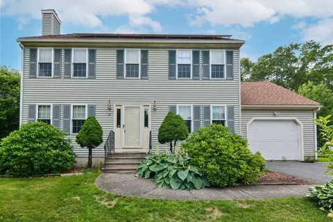 13 Valente Dr, Worcester, MA 01604