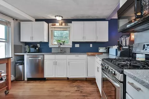 18 Fair St, Gloucester, MA 01930 photo 12