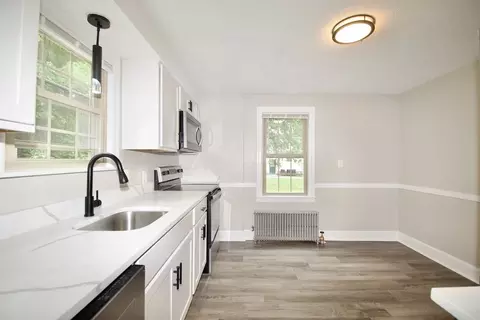 153 Gillette Ave, Springfield, MA 01118 photo 10