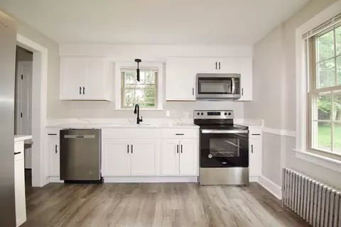 153 Gillette Ave, Springfield, MA 01118 photo 8