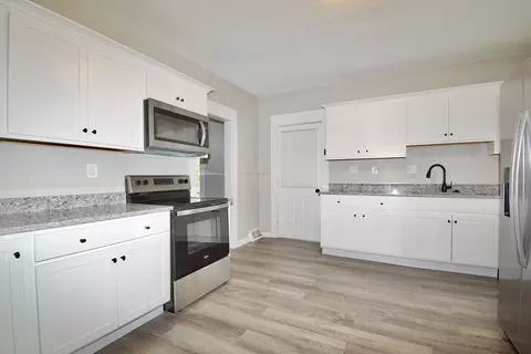 107 Britton St, Chicopee, MA 01020 photo 10
