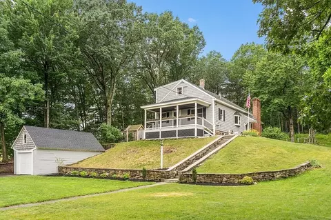 133 Salisbury St, Holden, MA 01520