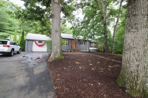 42 Harton Ross Dr, Whitman, MA 02382