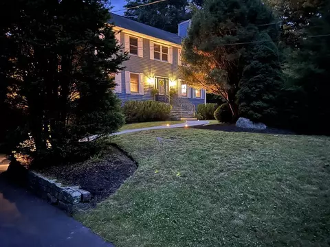 28 Parish Rd, Georgetown, MA 01833