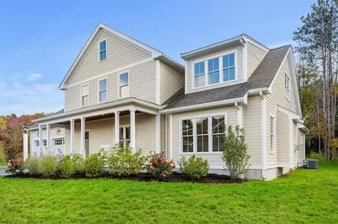 4 Fieldstone Ln, Newbury, MA 01922