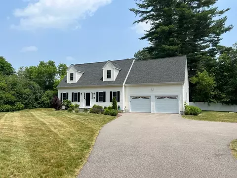 124 Plain St, Hopedale, MA 01747