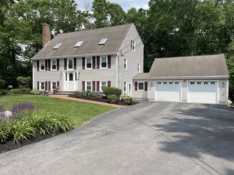 88 Red Cir, Taunton, MA 02780