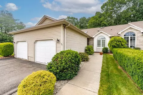 93 Pine Grove Dr #93, South Hadley, MA 01075