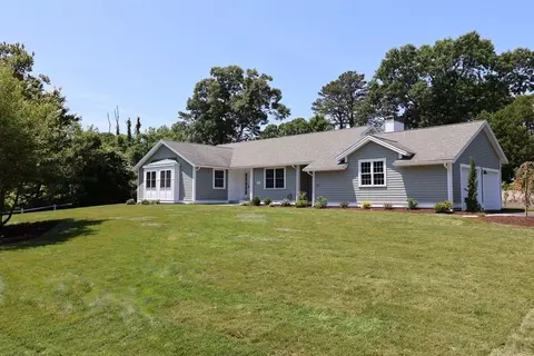 131 Country Club Dr, Barnstable, MA 02630