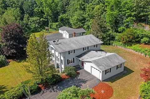 651 Mechanic St, Leominster, MA 01453