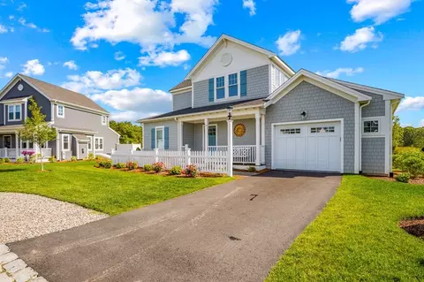 14 Cobblestone Cir, Mashpee, MA 02649 photo 3