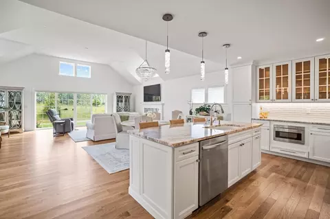 14 Cobblestone Cir, Mashpee, MA 02649 photo 7