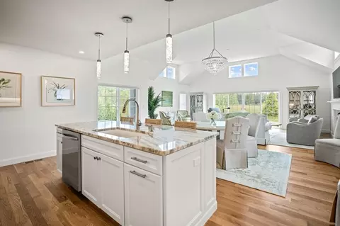 14 Cobblestone Cir, Mashpee, MA 02649 photo 9