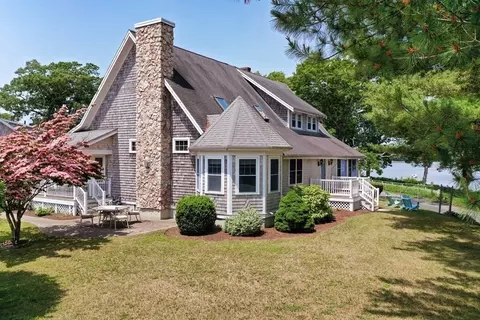 42 Parkwood Dr, Wareham, MA 02571 photo 3