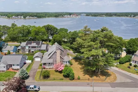 42 Parkwood Dr, Wareham, MA 02571 photo 2