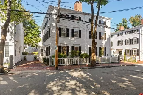 12 Fruit St, Newburyport, MA 01950