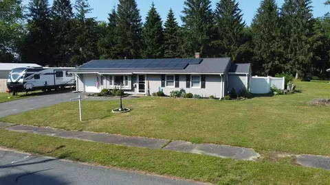 465 Mount Fair Cir, Swansea, MA 02777