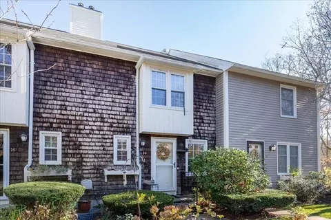 16 Bar Link Way #16, Swampscott, MA 01907