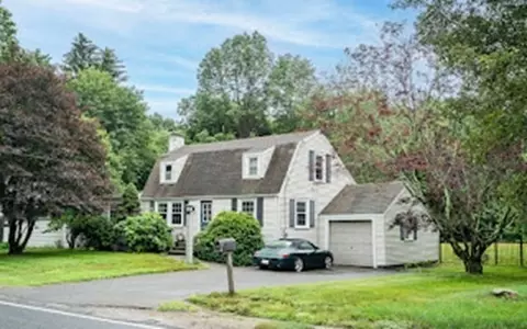 11 Oak St, Wayland, MA 01778