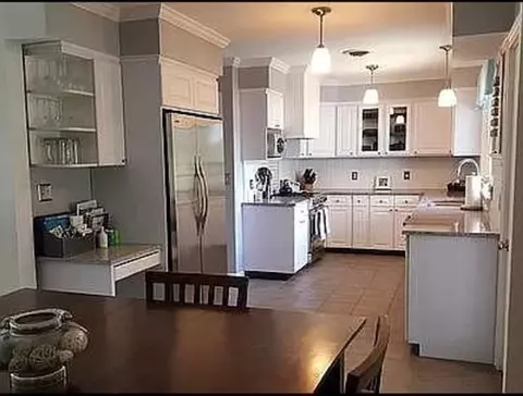 102 Harrow Rd, Springfield, MA 01118 photo 2