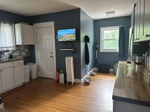 73-75 Leyfred Ter, Springfield, MA 01108 photo 4