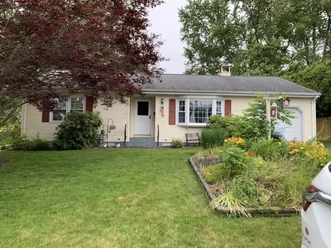 57 Wellesley Dr, Somerset, MA 02726