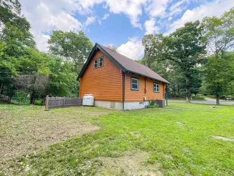 485 Elm St E, Raynham, MA 02767 photo 3