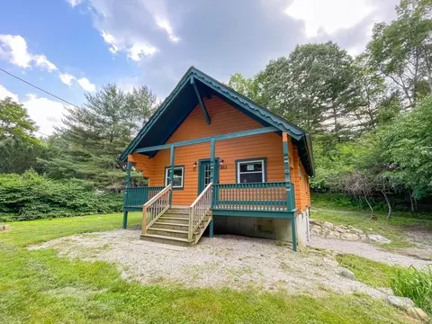 485 Elm St E, Raynham, MA 02767