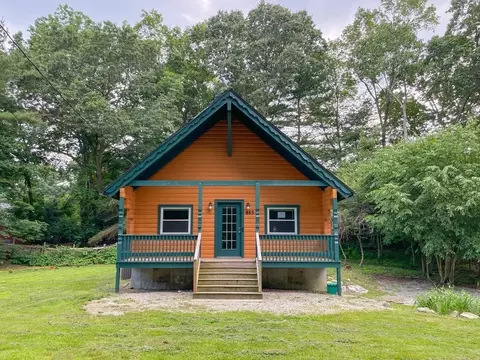 485 Elm St E, Raynham, MA 02767 photo 2