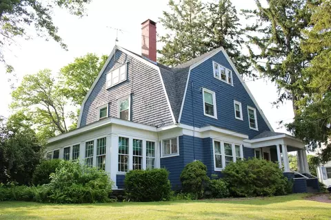 1260 Robeson St, Fall River, MA 02720