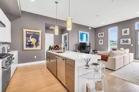 20 W 5th St #5E, Boston, MA 02127