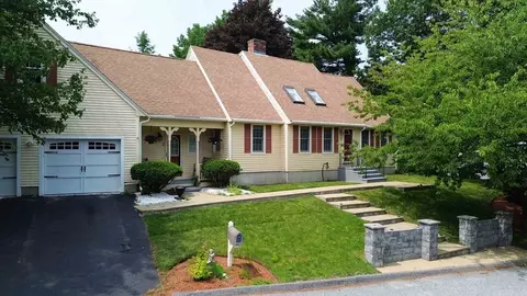 2 Trevor Ln, Worcester, MA 01605