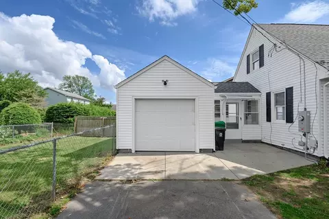 101 Monroe St, Chicopee, MA 01020 photo 5