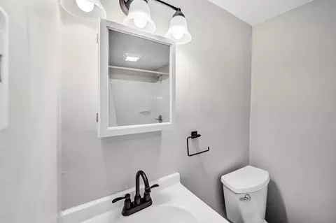101 Monroe St, Chicopee, MA 01020 photo 37
