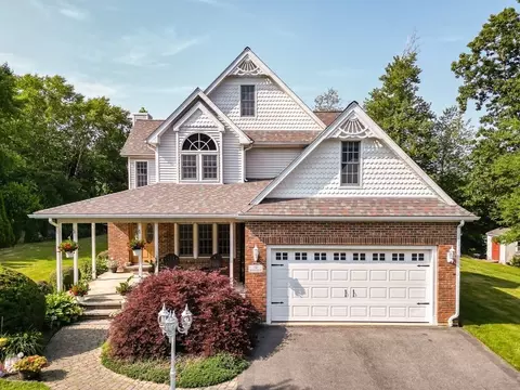 10 Shand Court Cir, Somerset, MA 02726