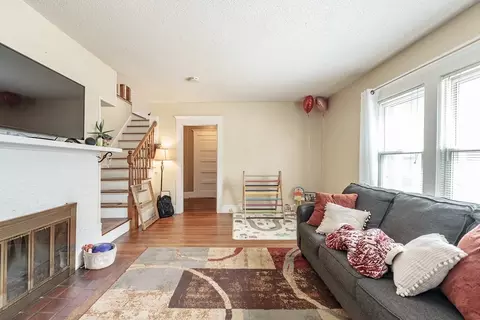 30 Burton St, Springfield, MA 01108 photo 5