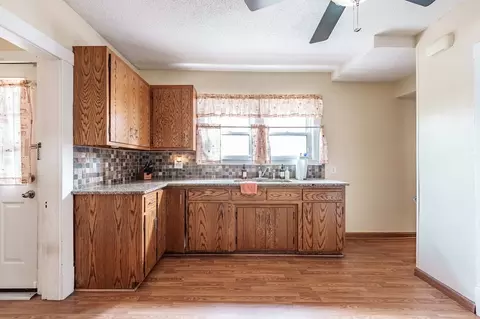 30 Burton St, Springfield, MA 01108 photo 12