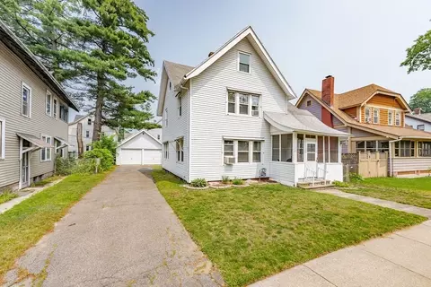 30 Burton St, Springfield, MA 01108 photo 2