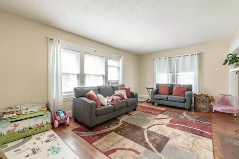 30 Burton St, Springfield, MA 01108 photo 4