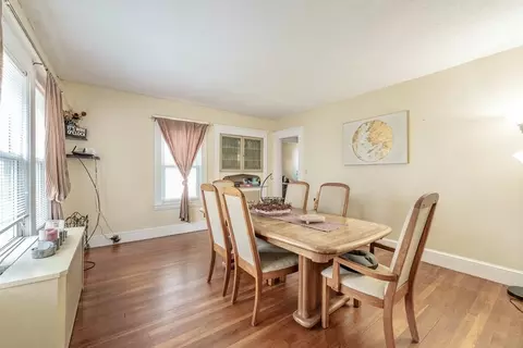 30 Burton St, Springfield, MA 01108 photo 8