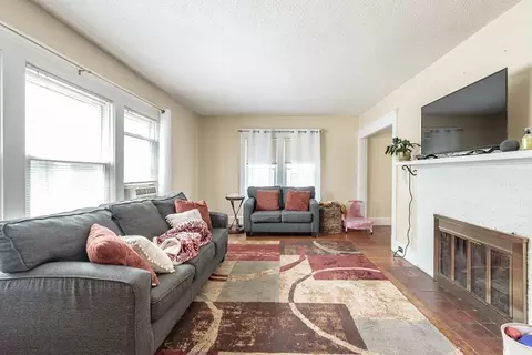 30 Burton St, Springfield, MA 01108 photo 3