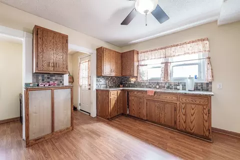 30 Burton St, Springfield, MA 01108 photo 11