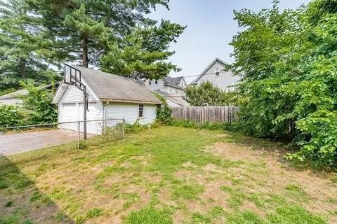 30 Burton St, Springfield, MA 01108 photo 30