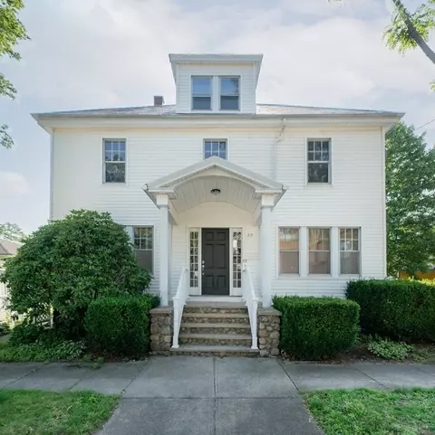 217 Rounds St, New Bedford, MA 02740