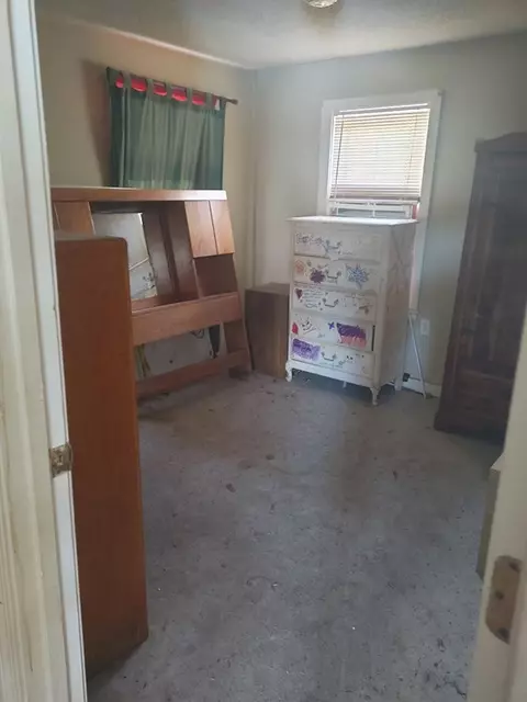 27 Maple St, Spencer, MA 01562 photo 3