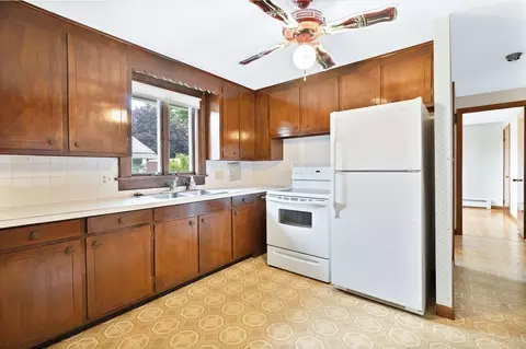 588 Granby Rd, Chicopee, MA 01013 photo 12