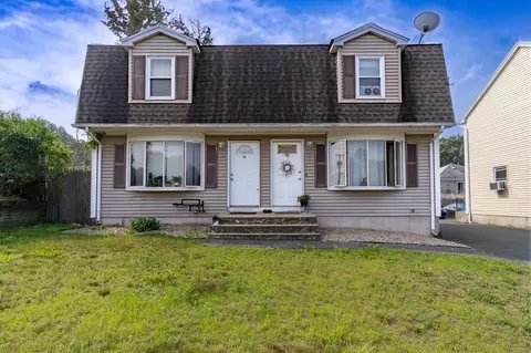209-211 Verge St, Springfield, MA 01129