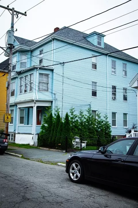 58 Fair St, New Bedford, MA 02740