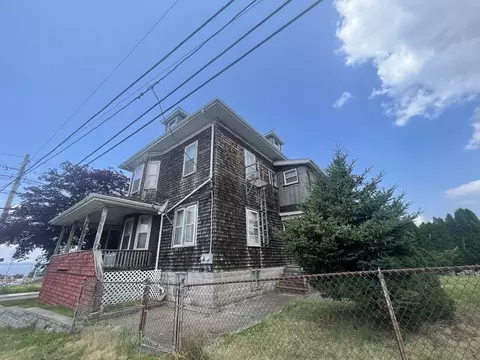 1352 Bay St, Fall River, MA 02724 photo 4
